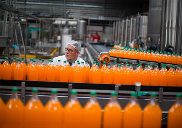 Juice filling machine