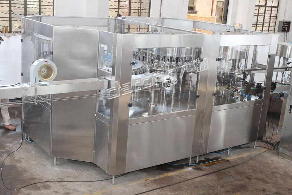 Automatic Carbonated Soft Drink Filling Machine For PET Bottle