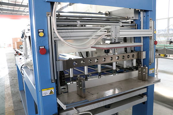 High speed film shrinkable packing machine from DATONG machine 