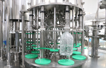 How Does a 5-10L Water Filling Machine Operate?