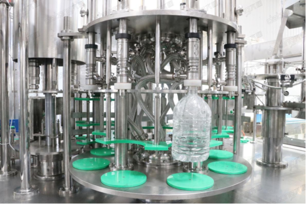 Do You Know the Production Process of Pure Water Filling Machine?